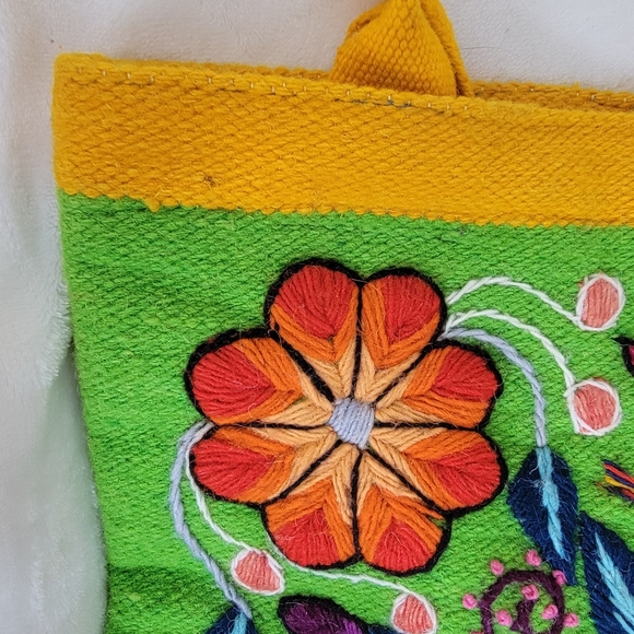 Embroidered wool bag - Picture 4 of 13